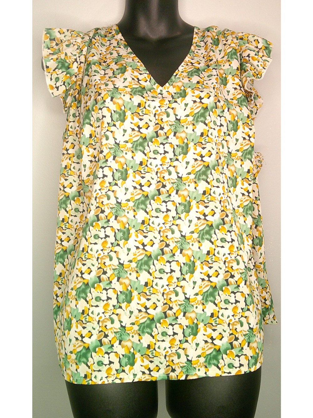 Shein Curve V-neck Flutter Sleeve Floral Blouse Women's 3X Short Sleeve